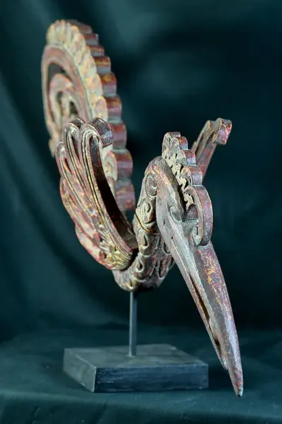 Artikelbild 3 des Artikels “Paradisvogel, Designstück aus Kokosnuss, bemalt “