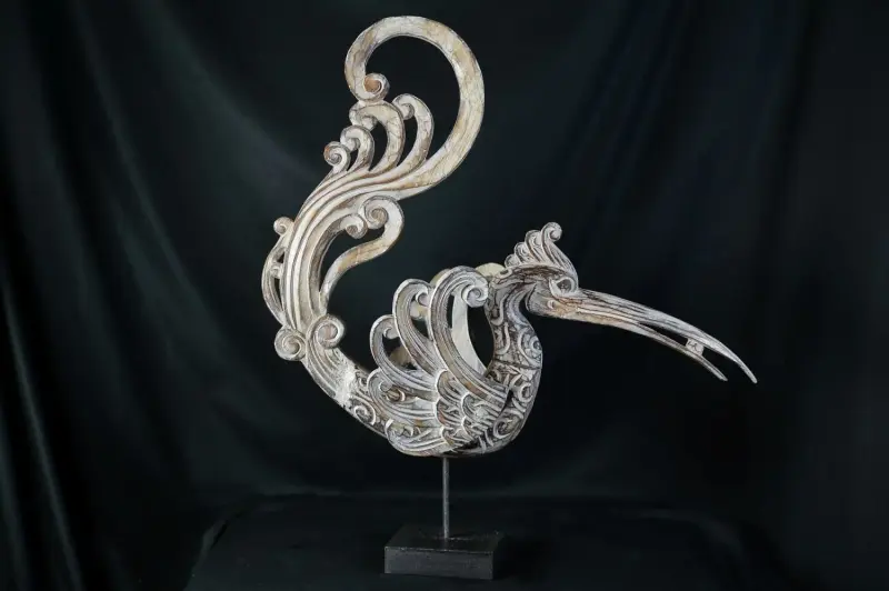 Artikelbild 3 des Artikels “Paradisvogel, Designstück aus Kokosnuss, bemalt “