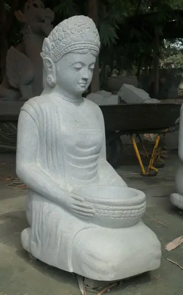 Product image 3 of the product “The sculpture is Princess of Bali (Seated Ladies) made from Riverstone, H. 93 cm ”