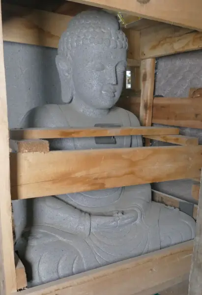Artikelbild 3 des Artikels “Sitzender Buddha aus hochwertigem Flussstein mit der Handgeste 