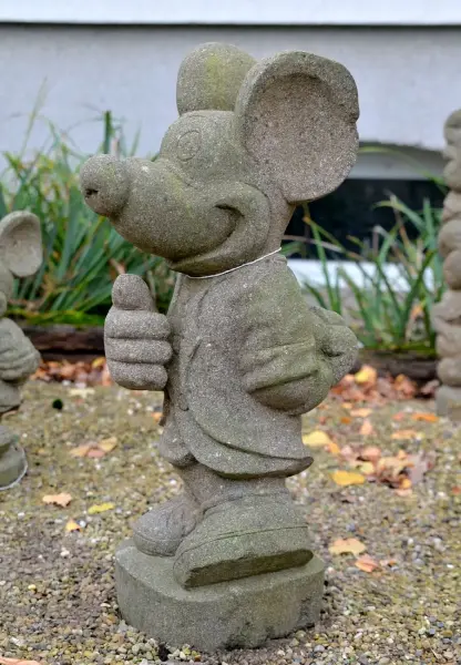 Artikelbild 4 des Artikels “Stehende Maus auf Sockel, ca. 85 cm H “