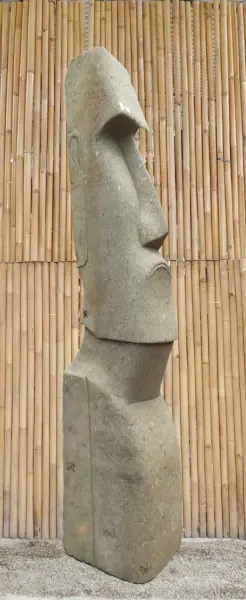 Artikelbild 4 des Artikels “Moai-Kopf, 300 cm H | Naturstein (Basanit), Steinmetzarbeit “