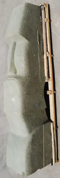 Product image 4 of the product “Moai head, 402 cm height, natural stone (basanite), stonemasonry ”