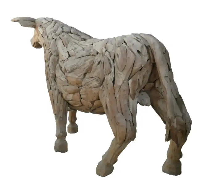 Artikelbild 4 des Artikels “Stehender Stier. Kunstvoll gefertigt aus einzelnen Teakholzstücken. Der Kopf ist aus Holz geschnitzt. Die Größe ist 247cm Länge. “