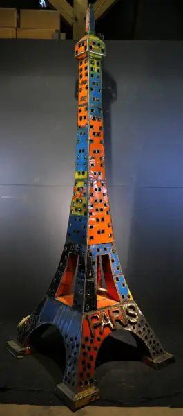 Product image 4 of the product “Eiffel Tower, 230cm height, sculpture from upcyceled oil barrel. 2 parts ”