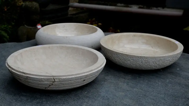 Artikelbild 4 des Artikels “Schale aus Marmor, Ø 45 cm, bauchig “