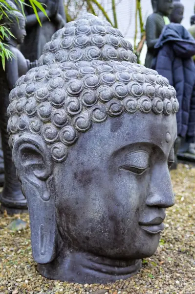 Artikelbild 4 des Artikels “Buddha-Kopf, 48x48x75cm, Steinguss, hohl, handgefertigt & farbig 75 cm“