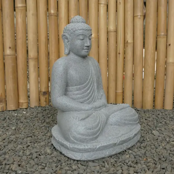 Artikelbild 4 des Artikels “Sitzender Buddha aus Flussstein, Meditationshaltung, H. 45cm. “
