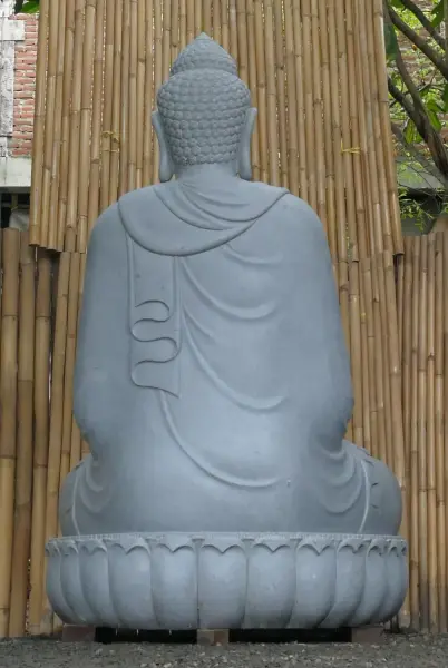 Product image 4 of the product “Seated Buddha made of Riverstone, position Dhyana , H. 220cm. ”