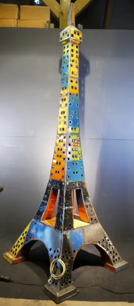 Product image 5 of the product “Eiffel Tower, 230cm height, sculpture from upcyceled oil barrel. 2 parts ”
