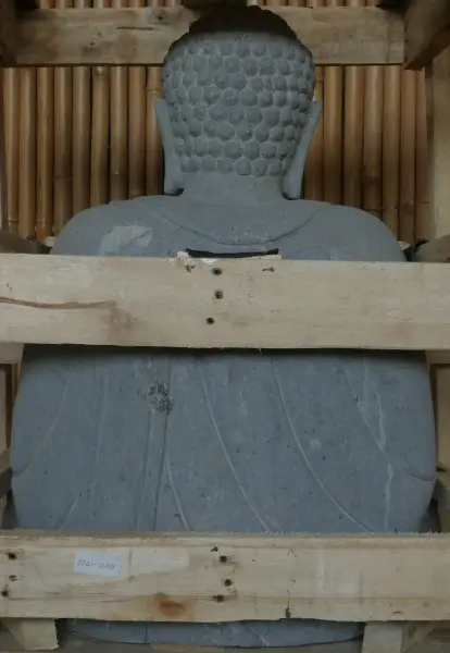 Artikelbild 5 des Artikels “Sitzender japanischer Buddha aus Flussstein in Dhyana-Stellung - Geste der Meditation, H. 78cm “