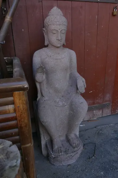 Product image 5 of the product “Sitting Buddha on a base, 130 cm h, reddish river stone ”