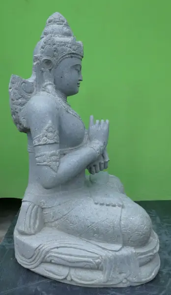 Product image 5 of the product “Seated Dewi Sri made of Riverstone in Dharmachakra gesture of wheel of the teaching of the Dharma, H. 80cm. ”