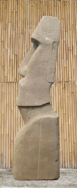 Artikelbild 6 des Artikels “Moai-Kopf, 300 cm H | Naturstein (Basanit), Steinmetzarbeit “