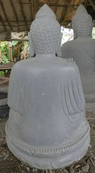 Artikelbild 6 des Artikels “Sitzender Buddha aus Riverstone in Abhaya Position - Geste der Furchtlosigkeit, H.108 cm. “