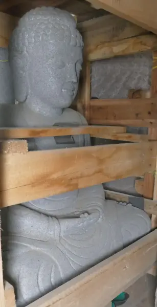 Artikelbild 6 des Artikels “Sitzender Buddha aus hochwertigem Flussstein mit der Handgeste 