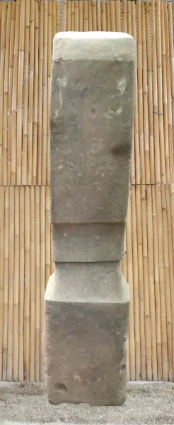 Artikelbild 7 des Artikels “Moai-Kopf, 300 cm H | Naturstein (Basanit), Steinmetzarbeit “