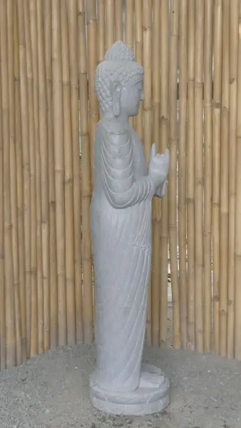 Artikelbild 7 des Artikels “Stehender Buddha aus Flussstein in Dharmachakra-Stellung - Geste des Rades der Dharma-Lehre. Ungefähr 150cm Höhe. “